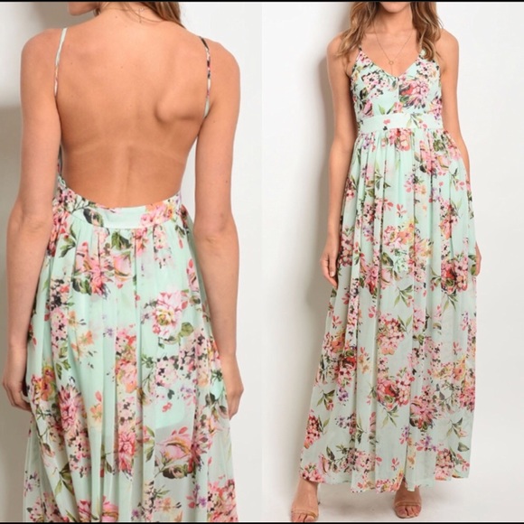 Dresses & Skirts - 🍁 Mint Floral Maxi Dress